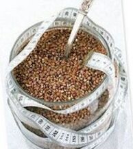 d'Essenz vun der Buckwheat Diät fir Gewiichtsverloscht