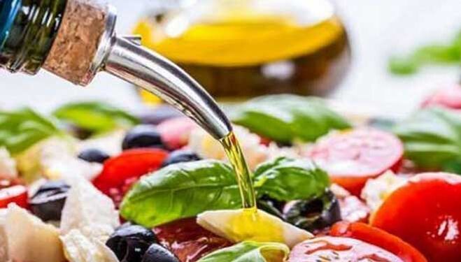 Geméis Salat mat Geméis Ueleg Mëttelmier Diät Plat
